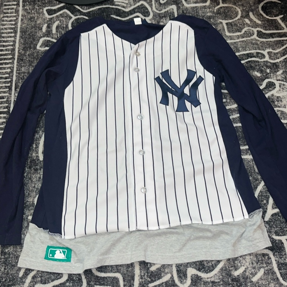 Layered NY Yankees Long Sleeve Apparel, Size L, Womens